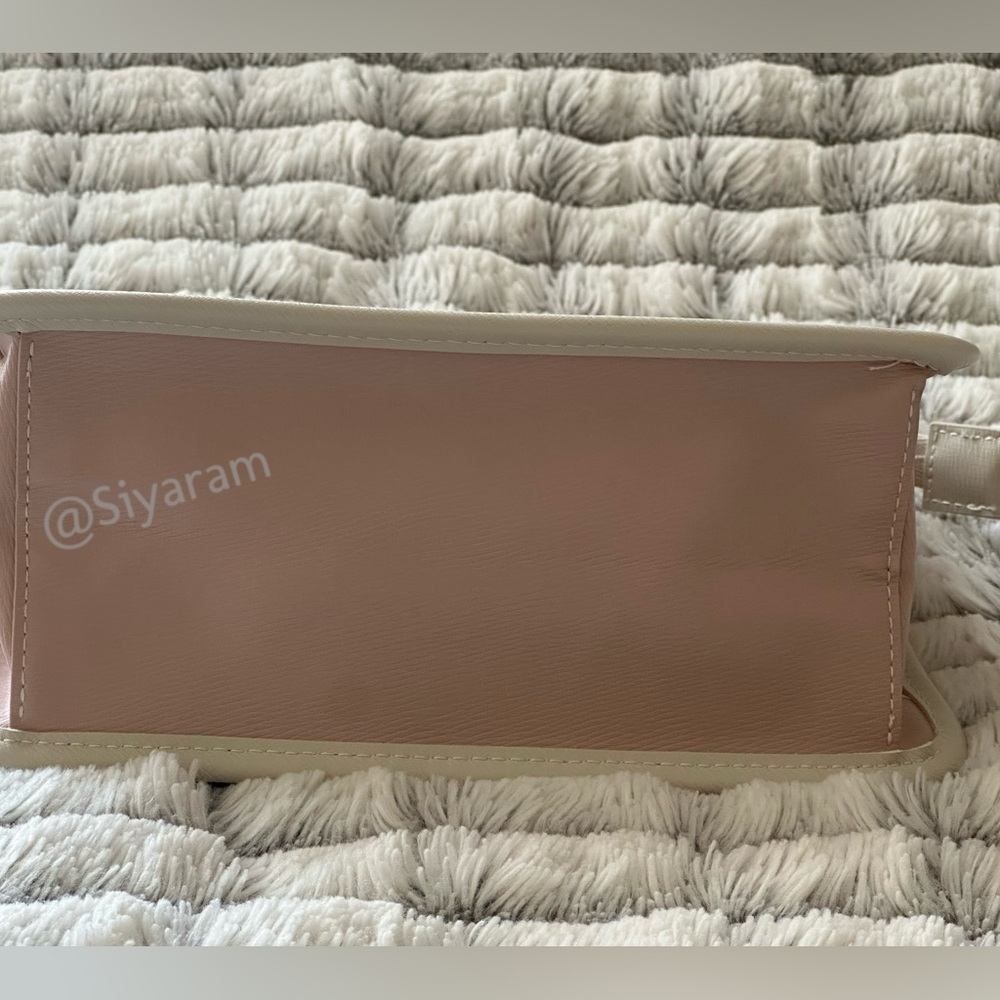 Michael Kors wristlet / cosmetic bag/ pouch - Picture 9 of 11
